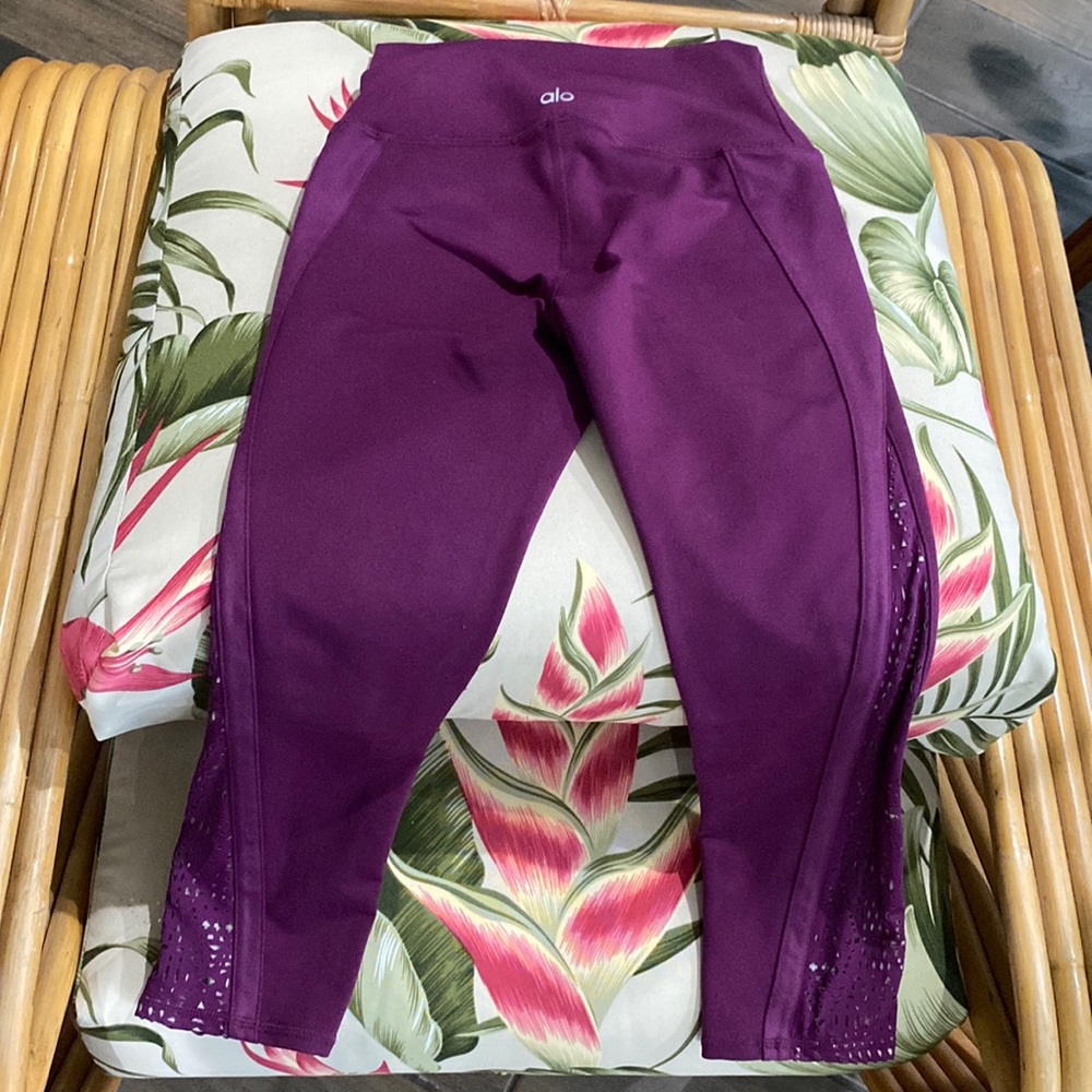 ALO YOGA 20” high waisted leggings SIZE XS